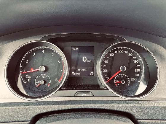 Volkswagen Golf (5)