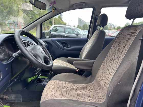 Volkswagen Sharan (9)