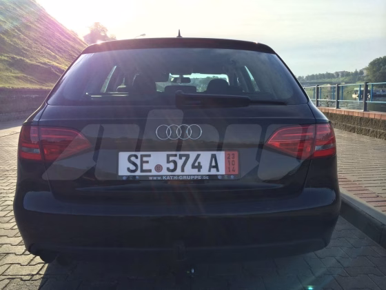 Audi A4 (2)