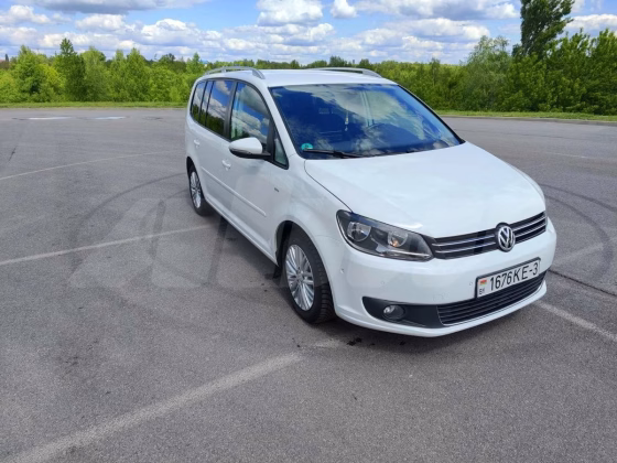 Volkswagen Touran (1)