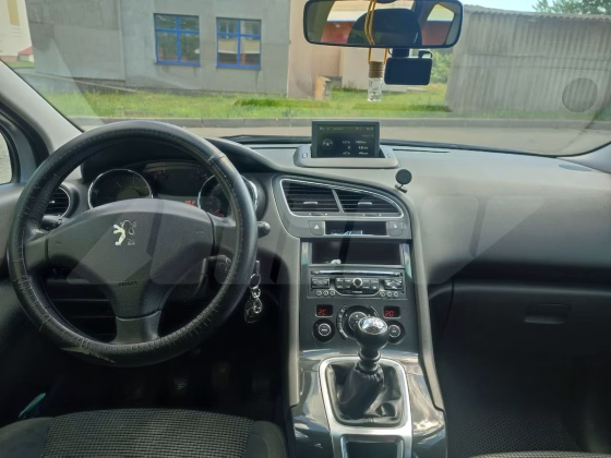 Peugeot 5008 (8)