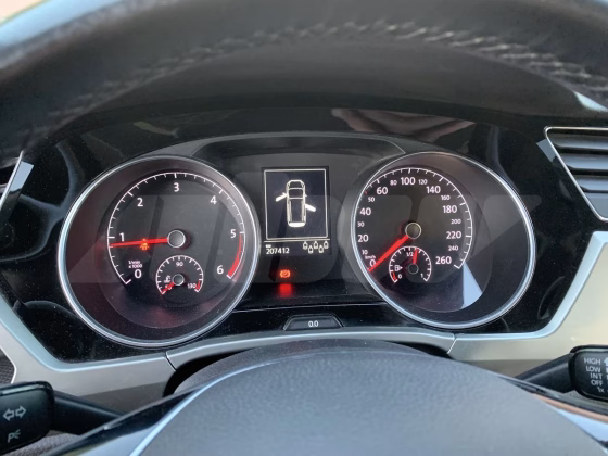 Volkswagen Touran (5)