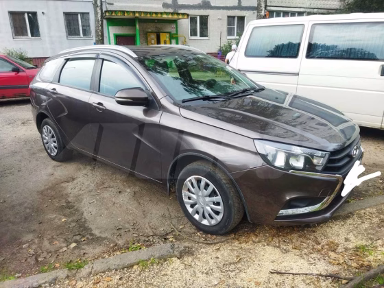 Lada Vesta (2)
