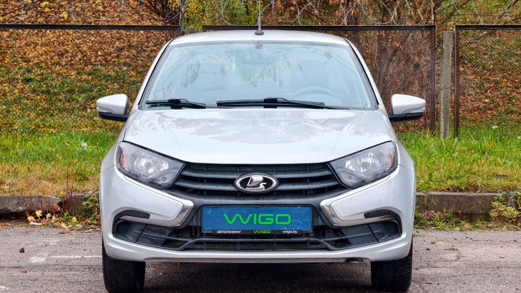 Lada Granta (3)