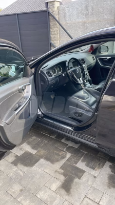 Volvo S60 (2)
