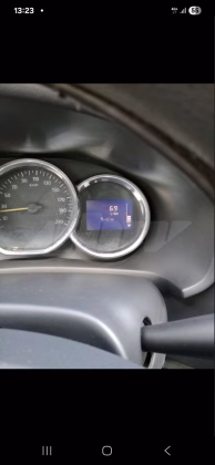 Renault Logan (4)