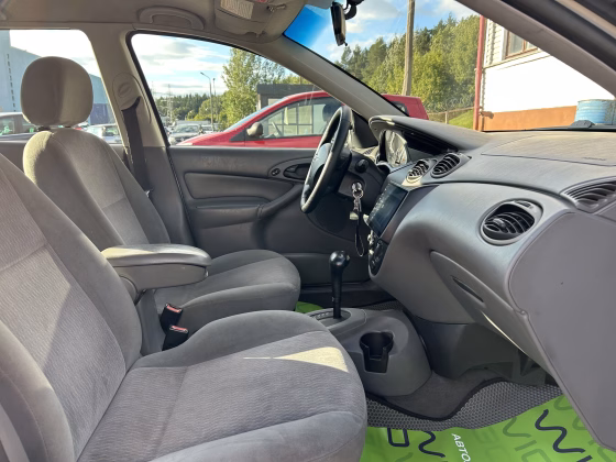 Ford Focus (12)