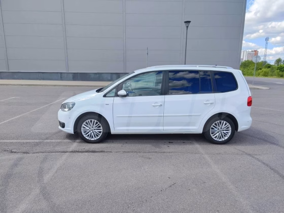 Volkswagen Touran (2)