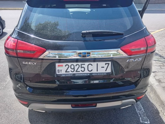 Geely Atlas (2)