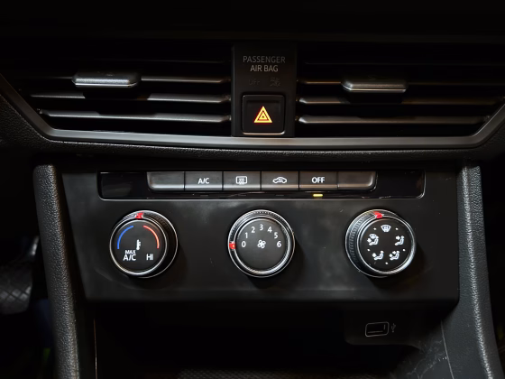 Volkswagen Jetta (17)