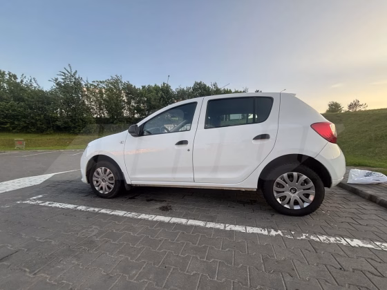 Renault Sandero (4)