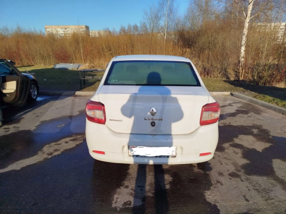 Renault Logan (4)