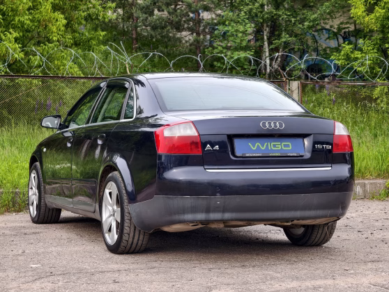Audi A4 (4)