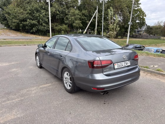 Volkswagen Jetta (3)