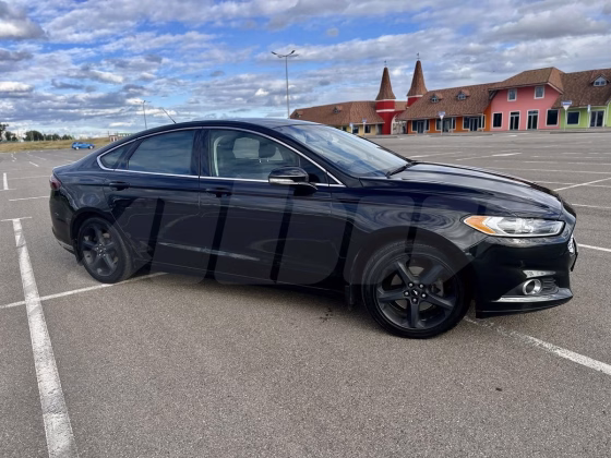 Ford Fusion (4)