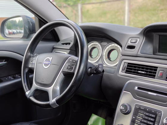 Volvo V70 (13)