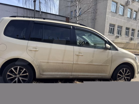Volkswagen Touran (2)