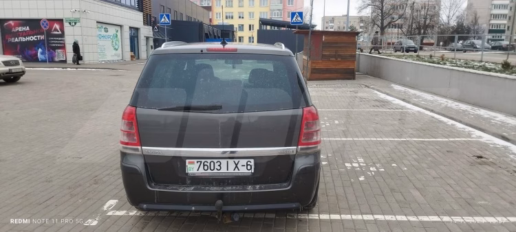 Opel Zafira (4)