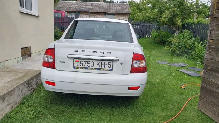Lada Priora (2)