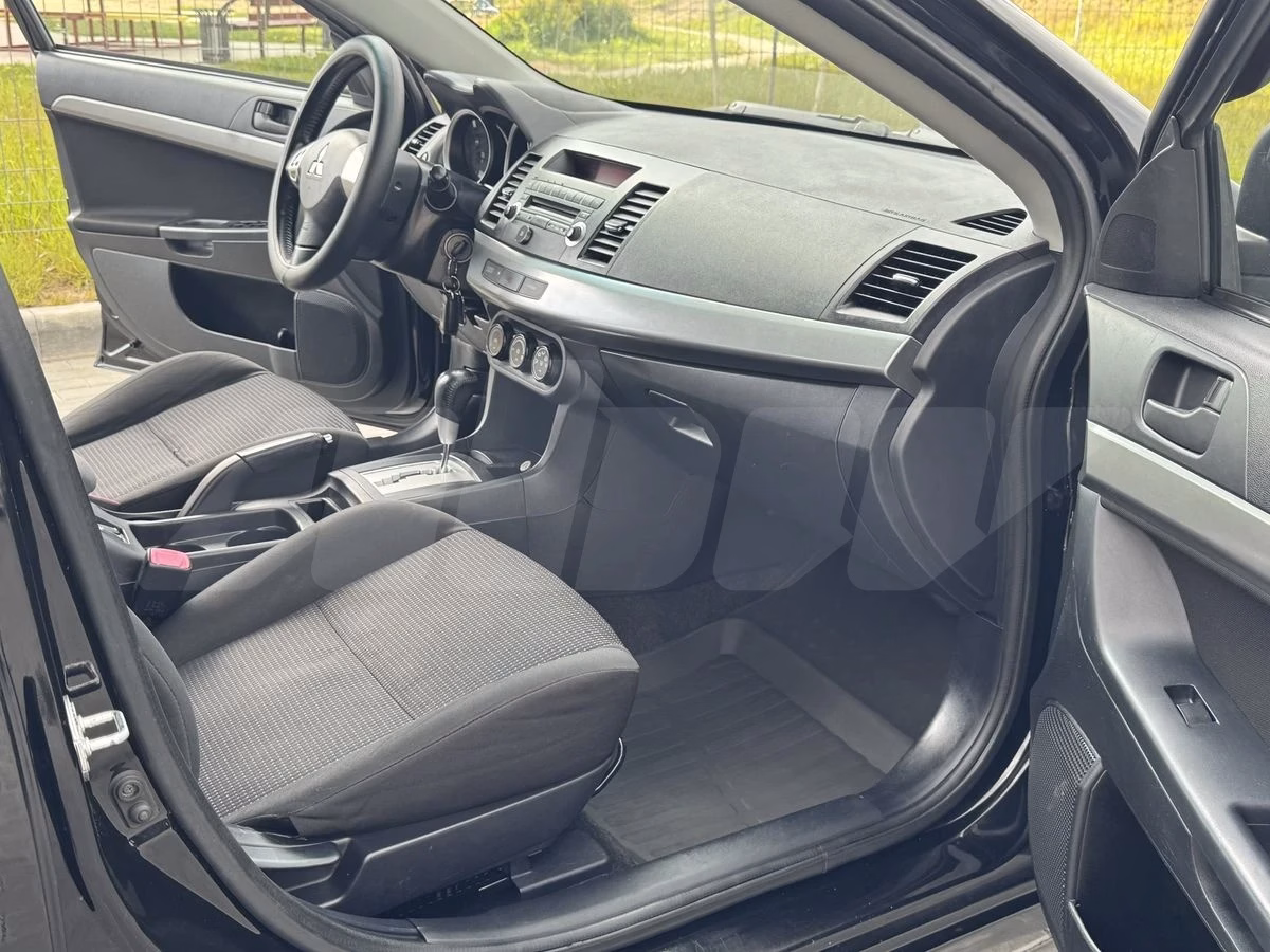 Mitsubishi Lancer