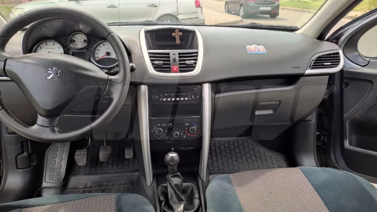 Peugeot 207 (3)