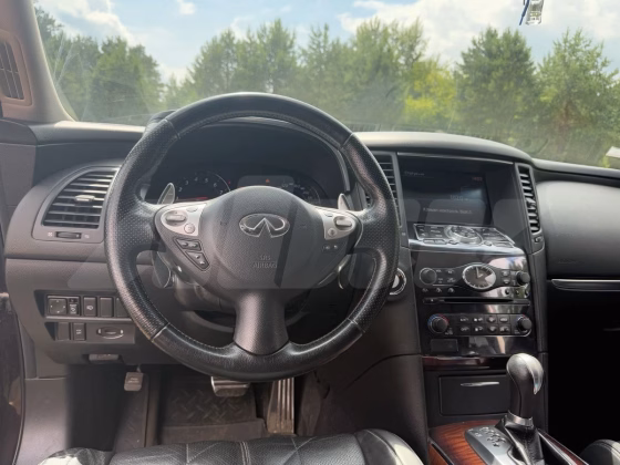 Infiniti FX (8)