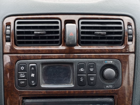 Mitsubishi Galant (16)