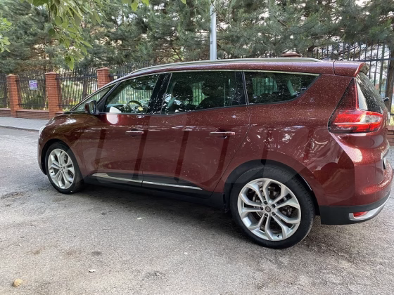 Renault Scenic (6)
