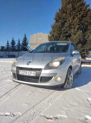 Renault Scenic (6)