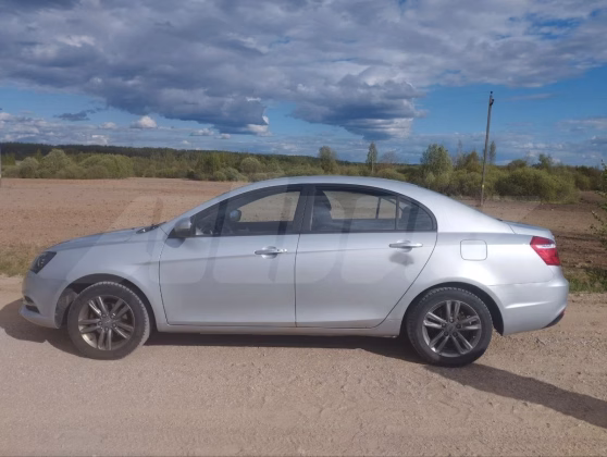 Geely Emgrand X7 (5)