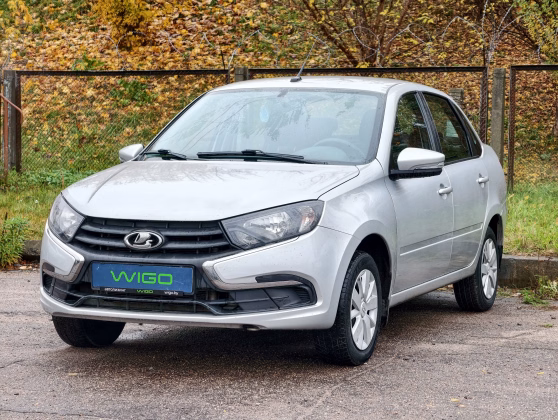 Lada Granta (1)