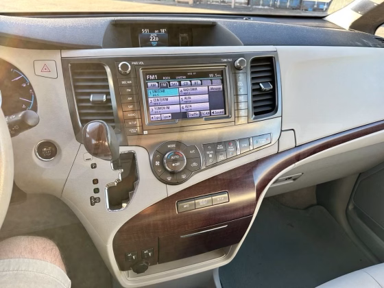 Toyota Sienna (10)