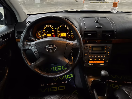 Toyota Avensis (12)