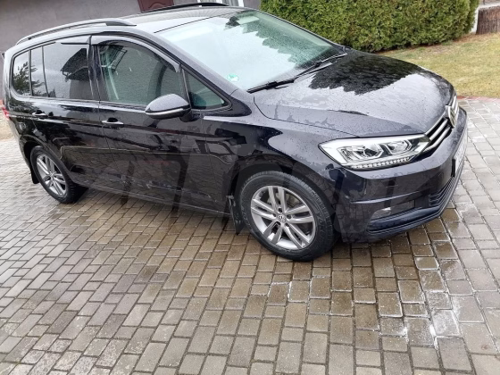 Volkswagen Touran (1)