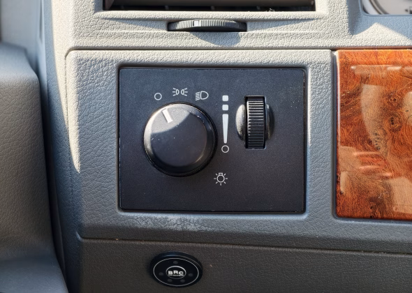 Chrysler TOWN & COUNTRY (19)