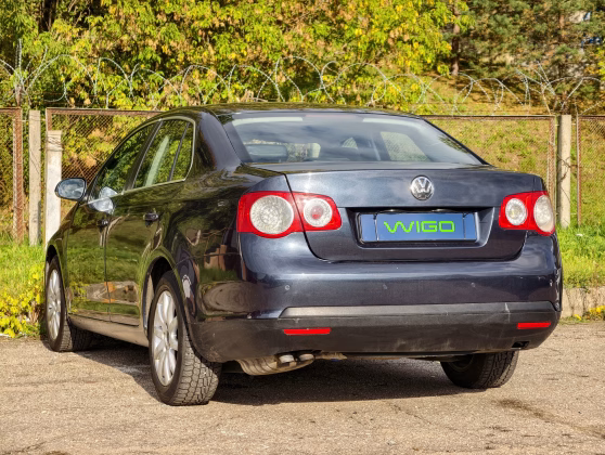 Volkswagen Jetta (4)