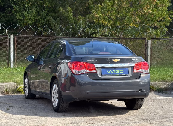 Chevrolet Cruze (4)