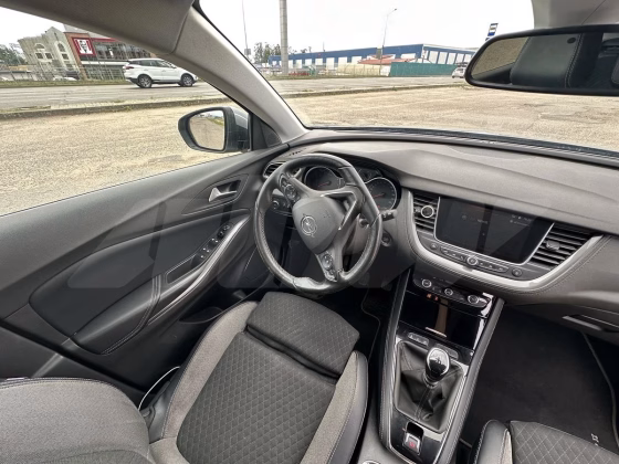 Opel Grandland X (10)