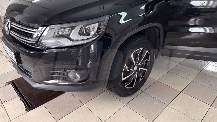 Volkswagen Tiguan (10)