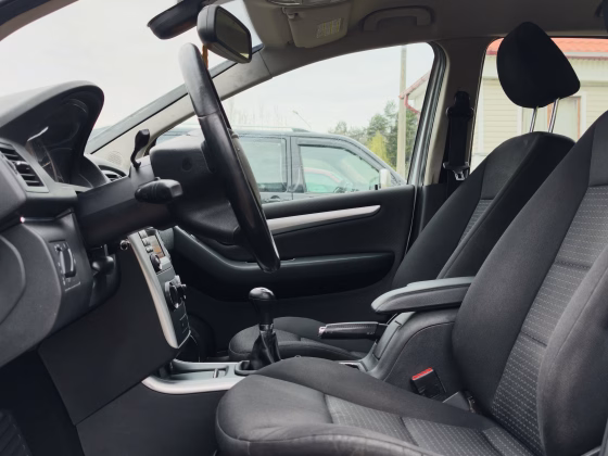 Mercedes-Benz B 250 (9)