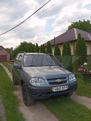Chevrolet Niva (1)