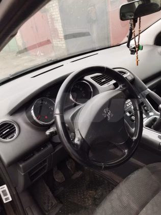 Peugeot 3008 (2)