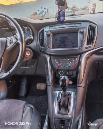 Opel Zafira (7)