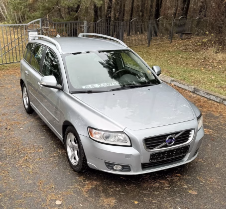 Volvo V50 (1)