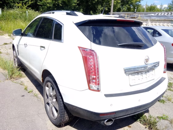 Cadillac SRX (5)