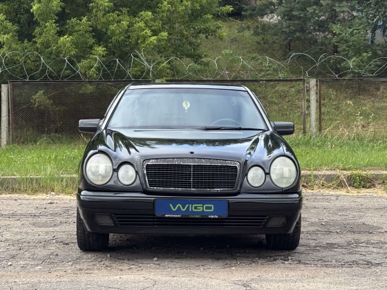 Mercedes-Benz E 220 (2)