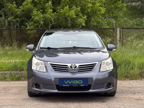 Toyota Avensis (2)