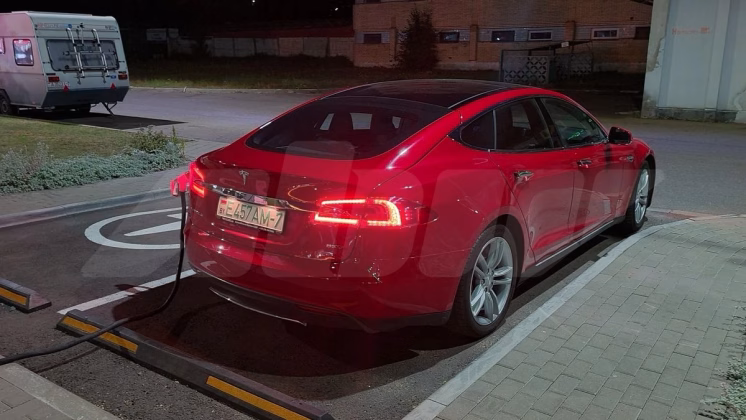Tesla Model S (13)