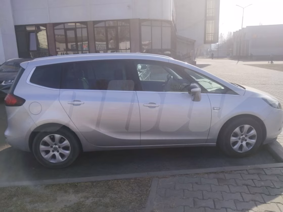 Opel Zafira (2)