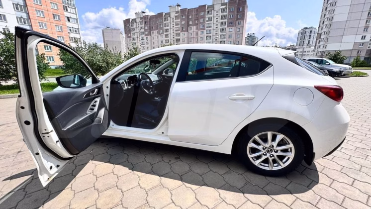 Mazda 3 (2)